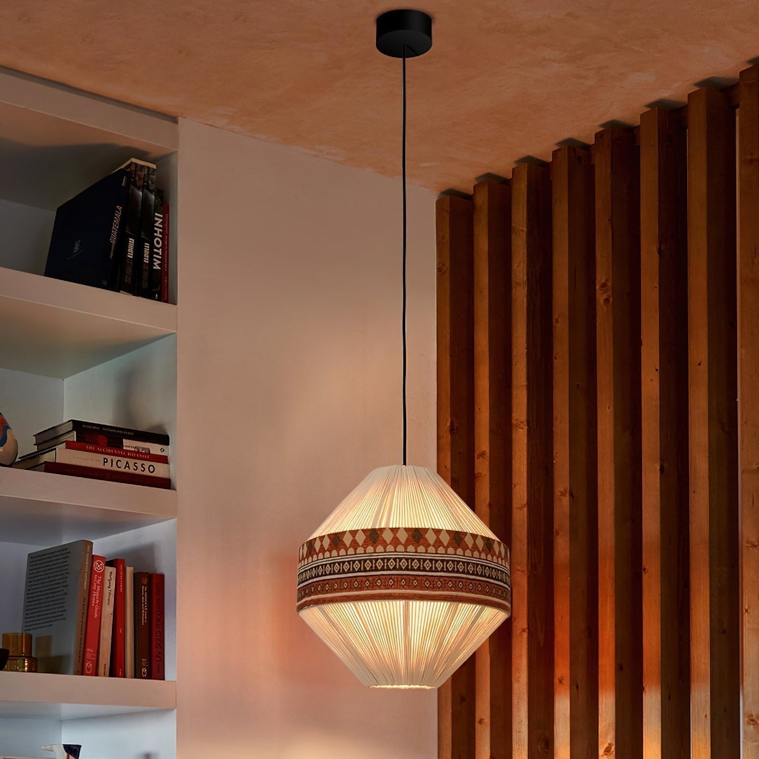 Boho – závěsná lampa s třásněmi