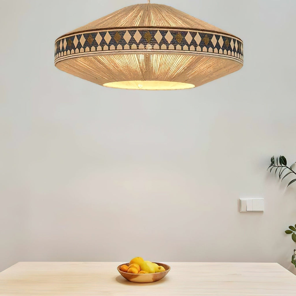 Boho – závěsná lampa s třásněmi