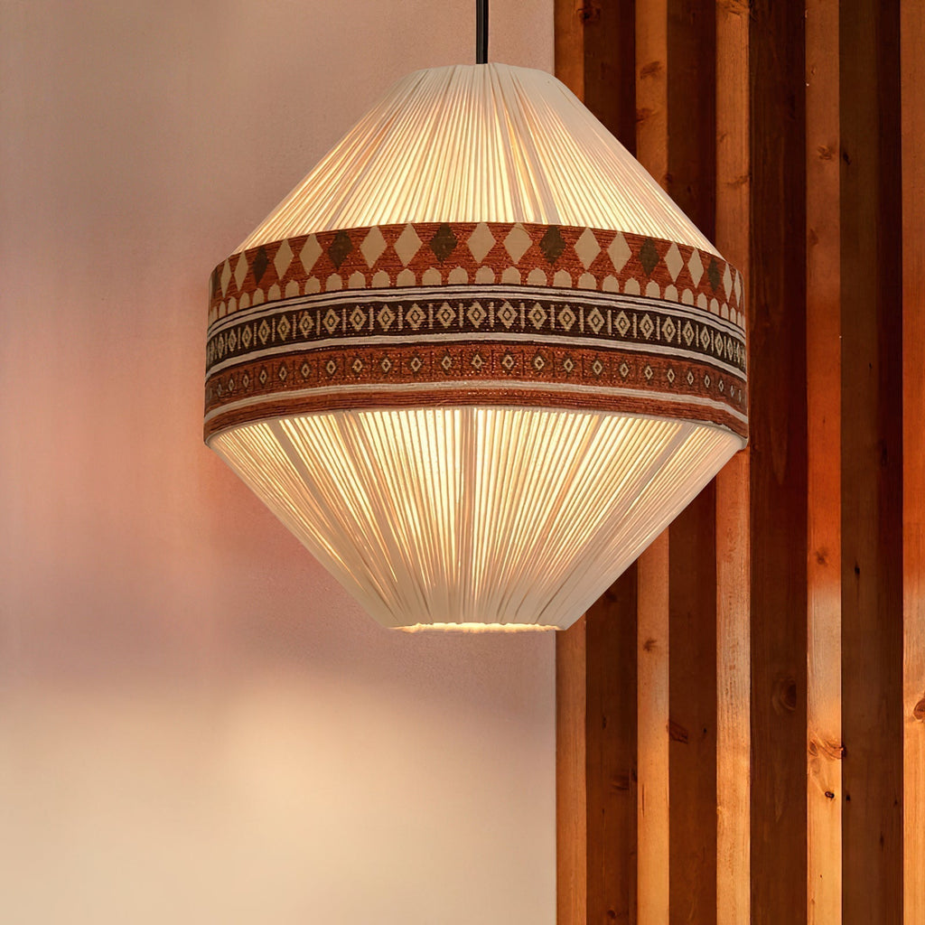 Boho – závěsná lampa s třásněmi