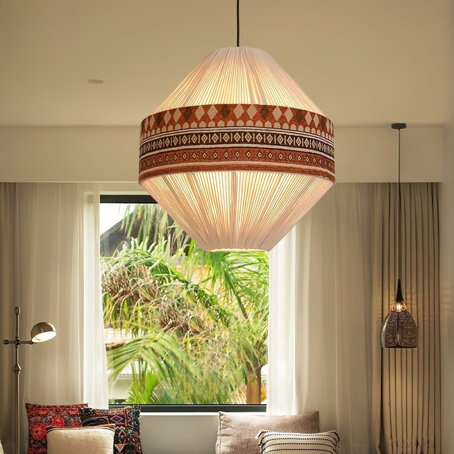 Boho – závěsná lampa s třásněmi