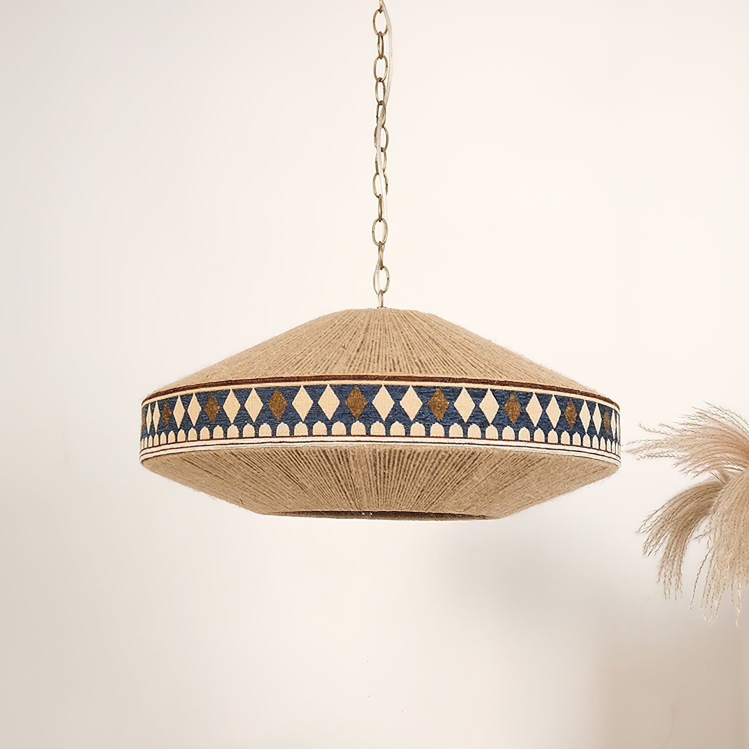 Boho – závěsná lampa s třásněmi