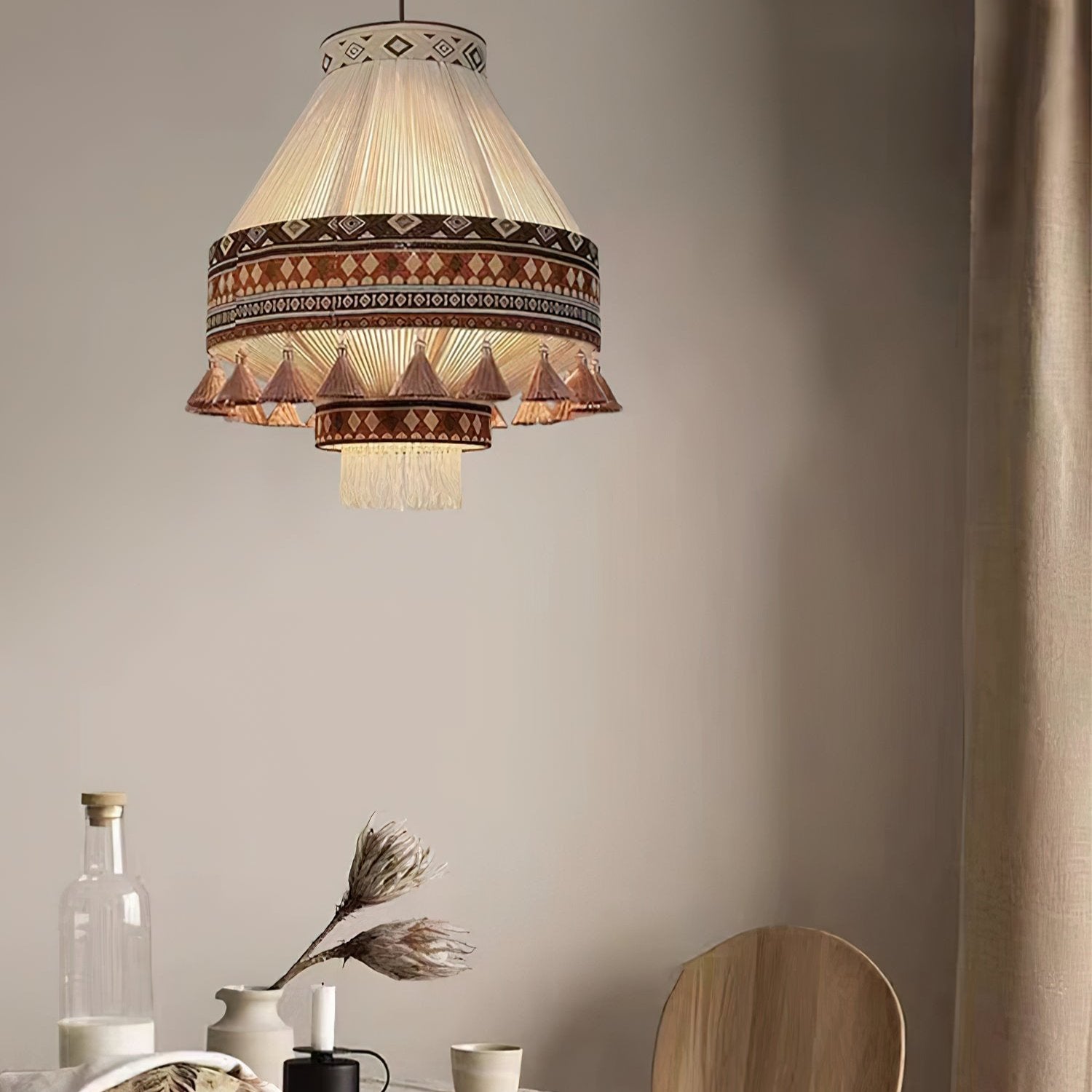 Boho – závěsná lampa s třásněmi