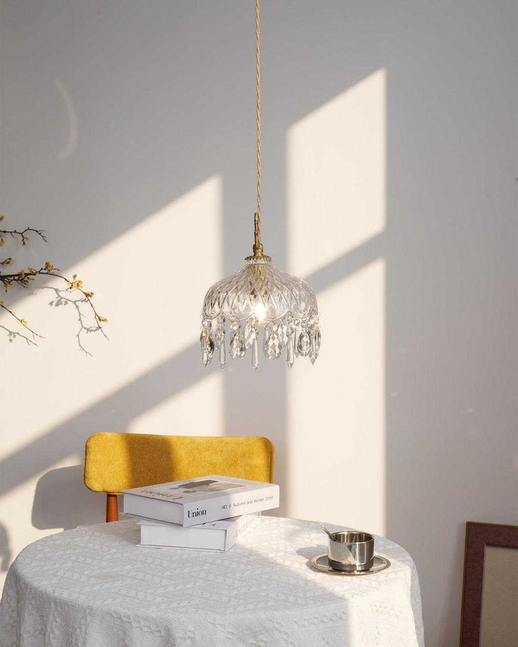 Wisząca lampa sufitowa w kształcie misy