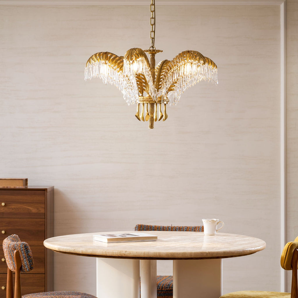 手工制作的黄铜棕榈叶枝形吊灯——透明水晶垂饰