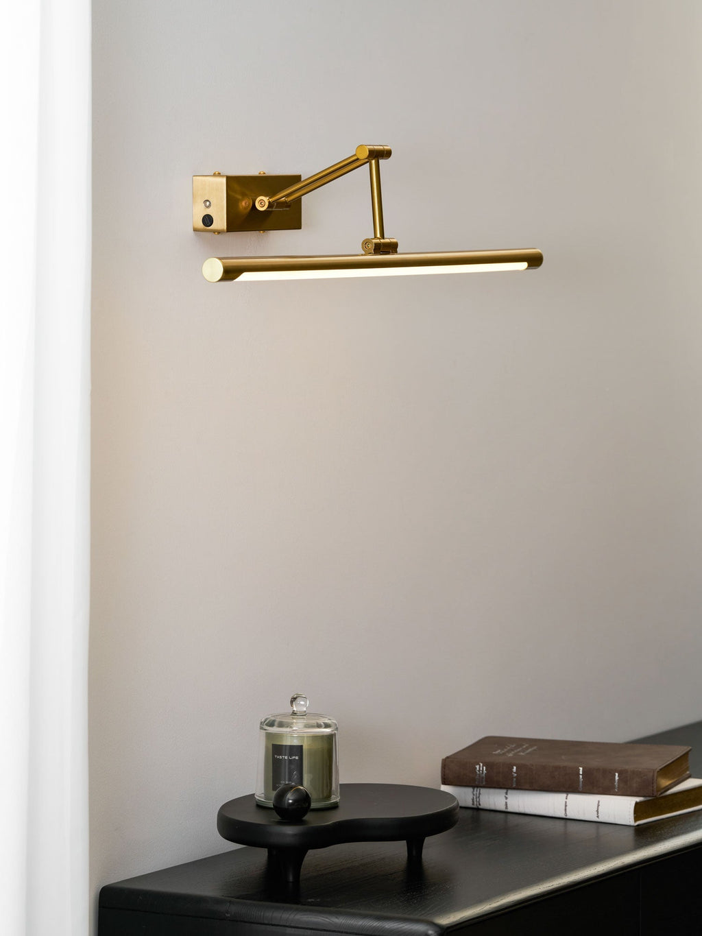 Brillan Frame 可充电壁灯——金色，暖光，约 8W–11W