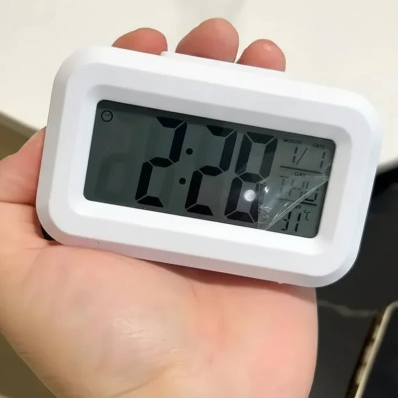 NovaTime Mini kompakter digitaler LED-Wecker mit Schlummerfunktion für alle Altersgruppen