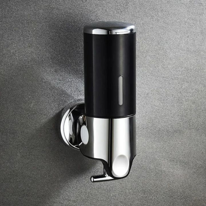 Wandgemonteerde zeepdispenser met modern ontwerp in roestvrij staal