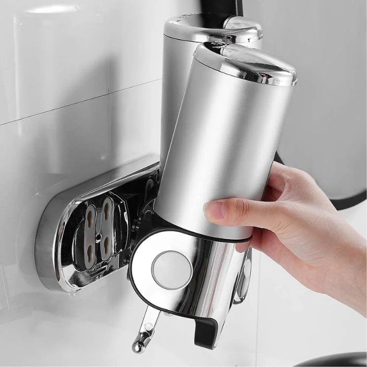 Wandgemonteerde zeepdispenser met modern ontwerp in roestvrij staal
