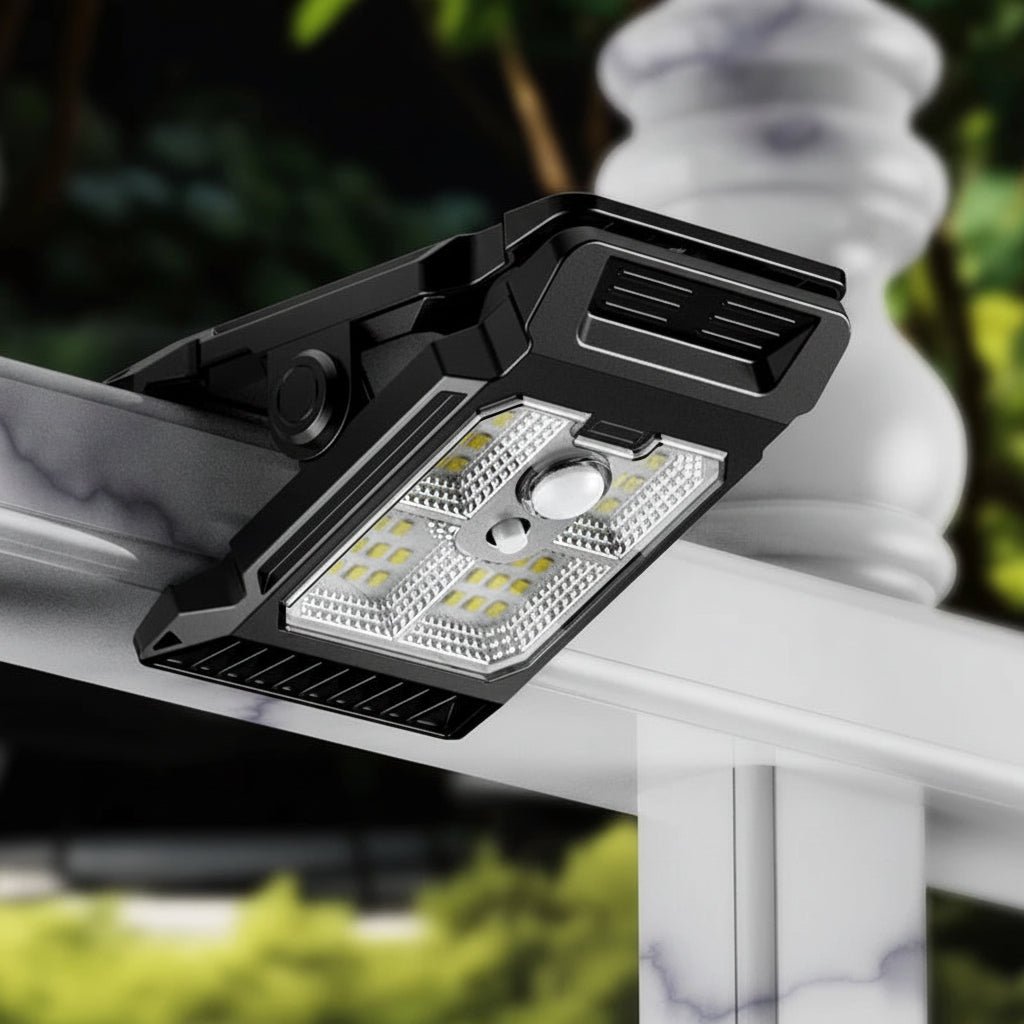 Jasné solární světlo Bright Clip do exteriéru, přenosné, s automatickým zapnutím pro táborníky