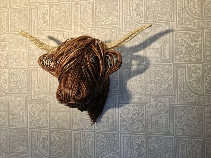 Sculptură de perete cu vacă, cu farmec rustic, de la PastureCraft, pentru iubitorii caselor de la țară