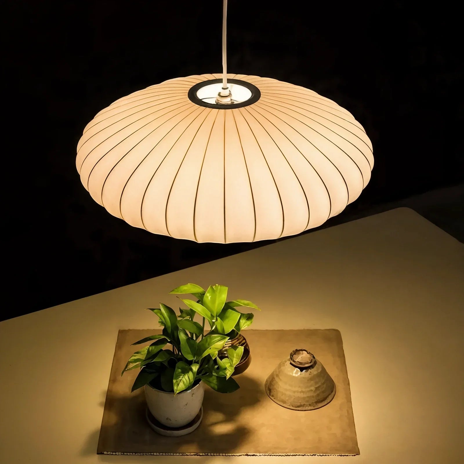 Lampada da soffitto elegante e moderna CacoonLight con diffusione morbida