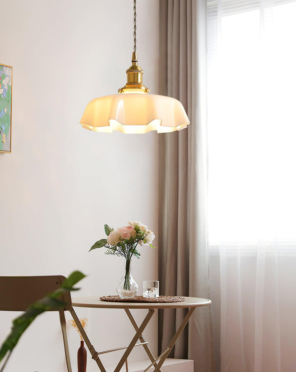 Francouzské květinové plisované závěsné svítidlo — vintage design osvětlení