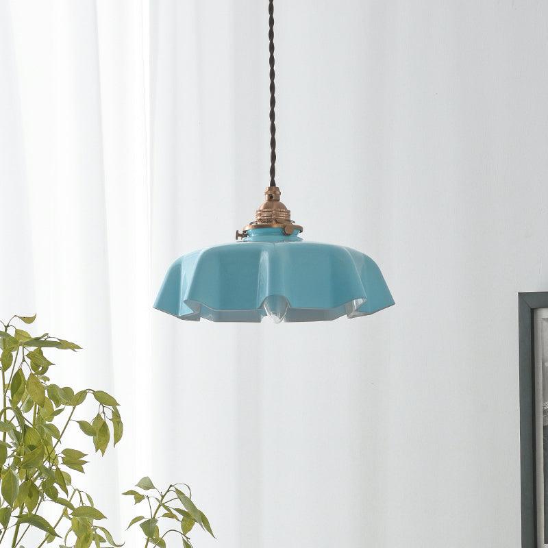 Francouzské květinové plisované závěsné svítidlo — vintage design osvětlení