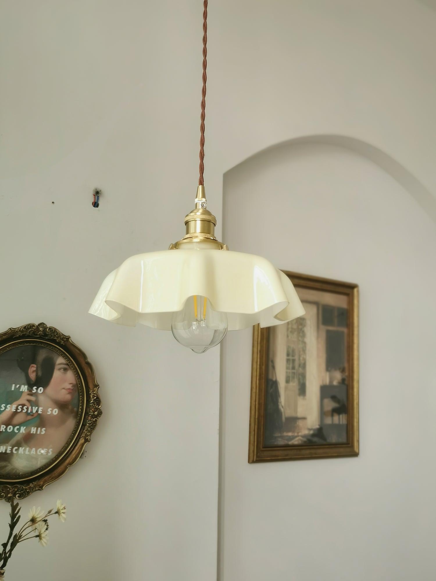 Fransk blomstertaklampa – radiell kronbladsformad kupol, Ø 25 cm