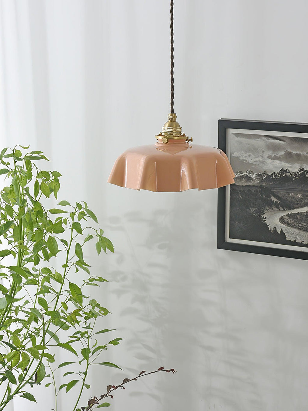 Francouzské květinové plisované závěsné svítidlo — vintage design osvětlení