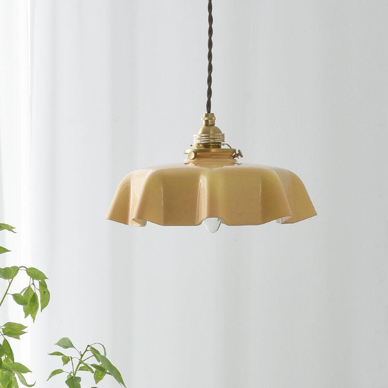 Francouzské květinové plisované závěsné svítidlo — vintage design osvětlení