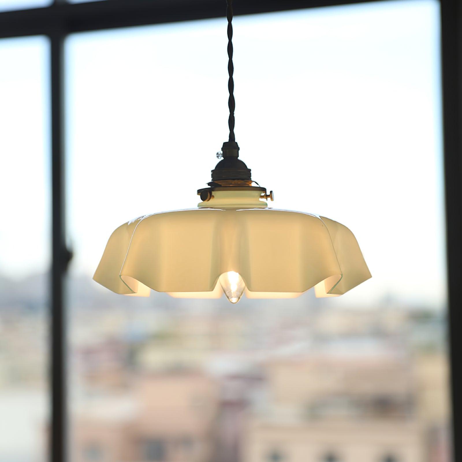 Fransk blomstertaklampa – radiell kronbladsformad kupol, Ø 25 cm
