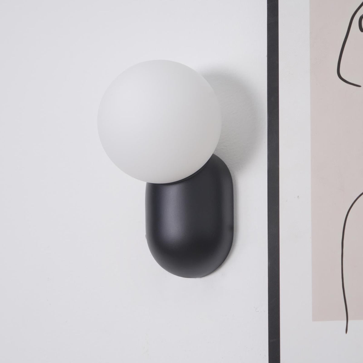 Applique murale globe Lunara — minimaliste, 8cm, G9