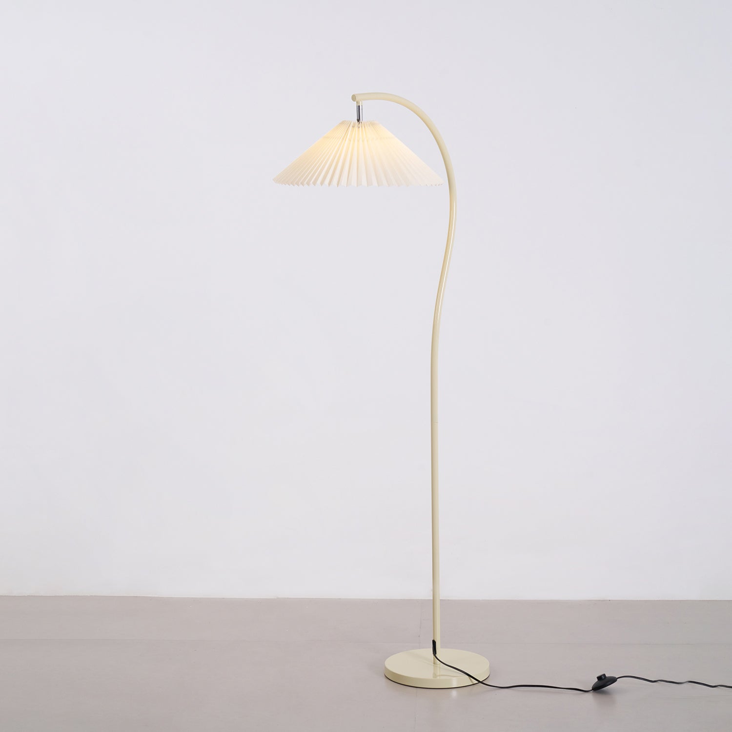 Crescini weiche, plissierte Stehlampe