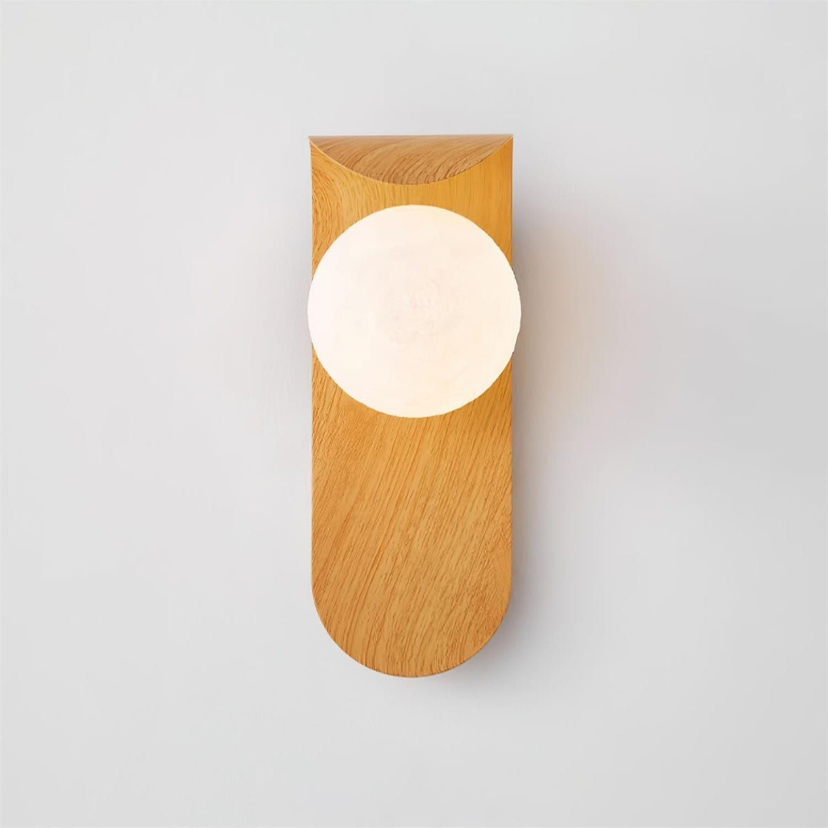 Exuro wandlamp — gebogen voet, houtkleur / walnootkleur