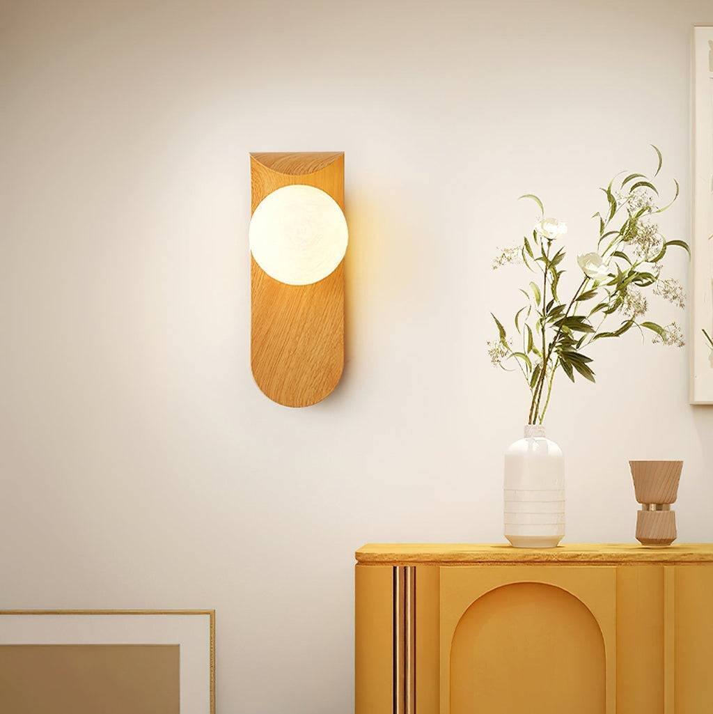 Exuro wandlamp — gebogen voet, houtkleur / walnootkleur