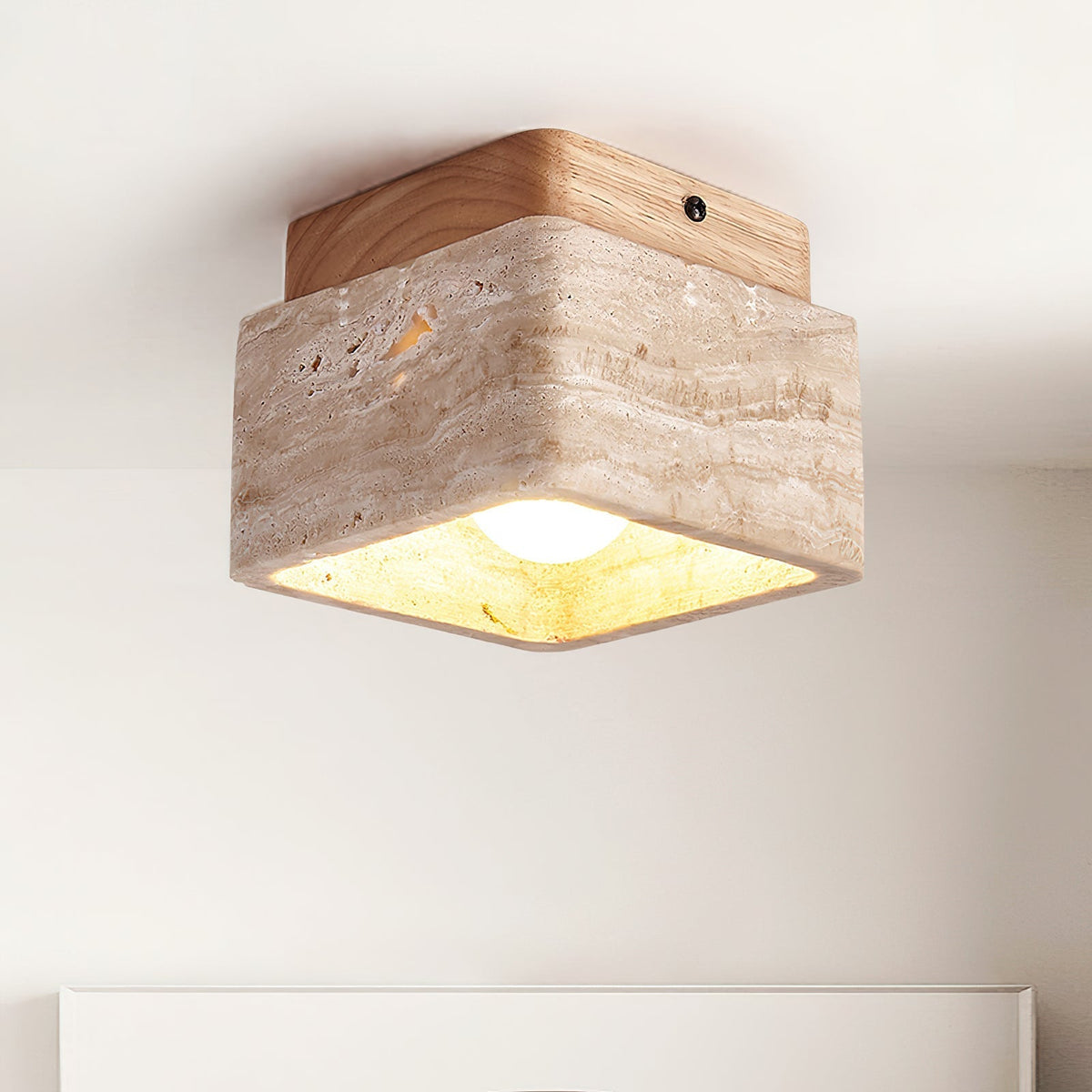 Čtvercové stropní svítidlo Vellin z travertinu — 12cm x 9cm, objímka E26