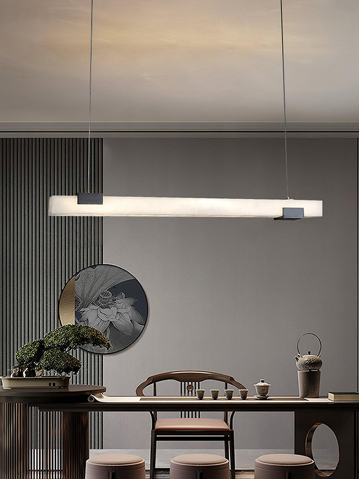 Suspension linéaire minimaliste en albâtre Kaelen — LED intégrée, finition en laiton poli, 100cm, 120cm