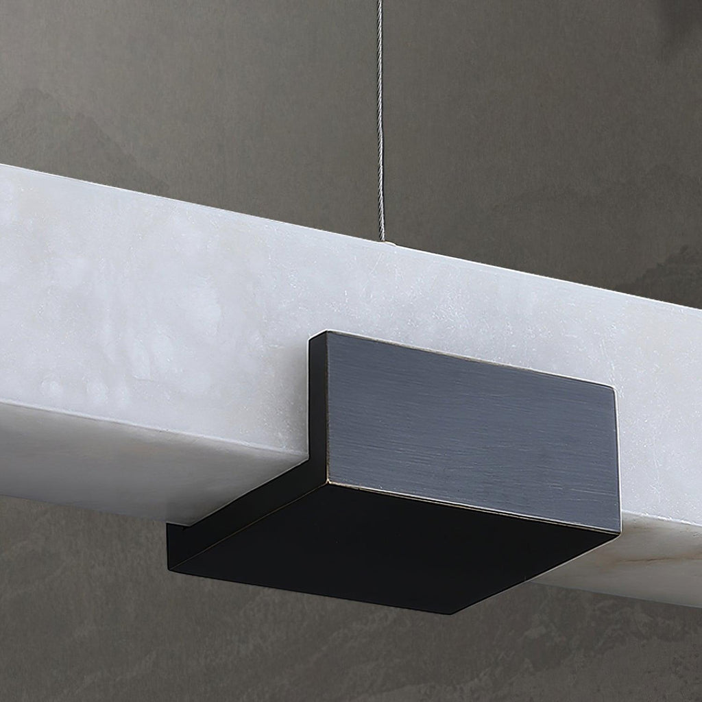 Suspension linéaire minimaliste en albâtre Kaelen — LED intégrée, finition en laiton poli, 100cm, 120cm