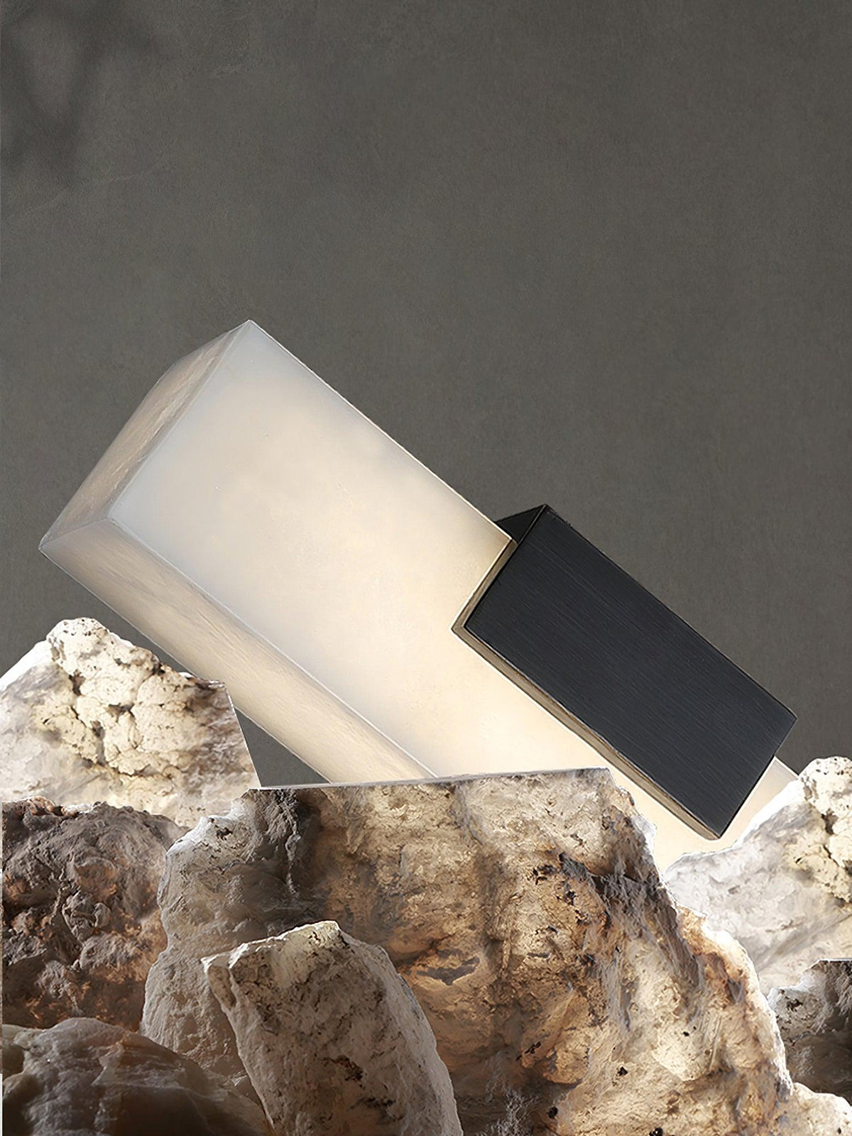 Suspension linéaire minimaliste en albâtre Kaelen — LED intégrée, finition en laiton poli, 100cm, 120cm