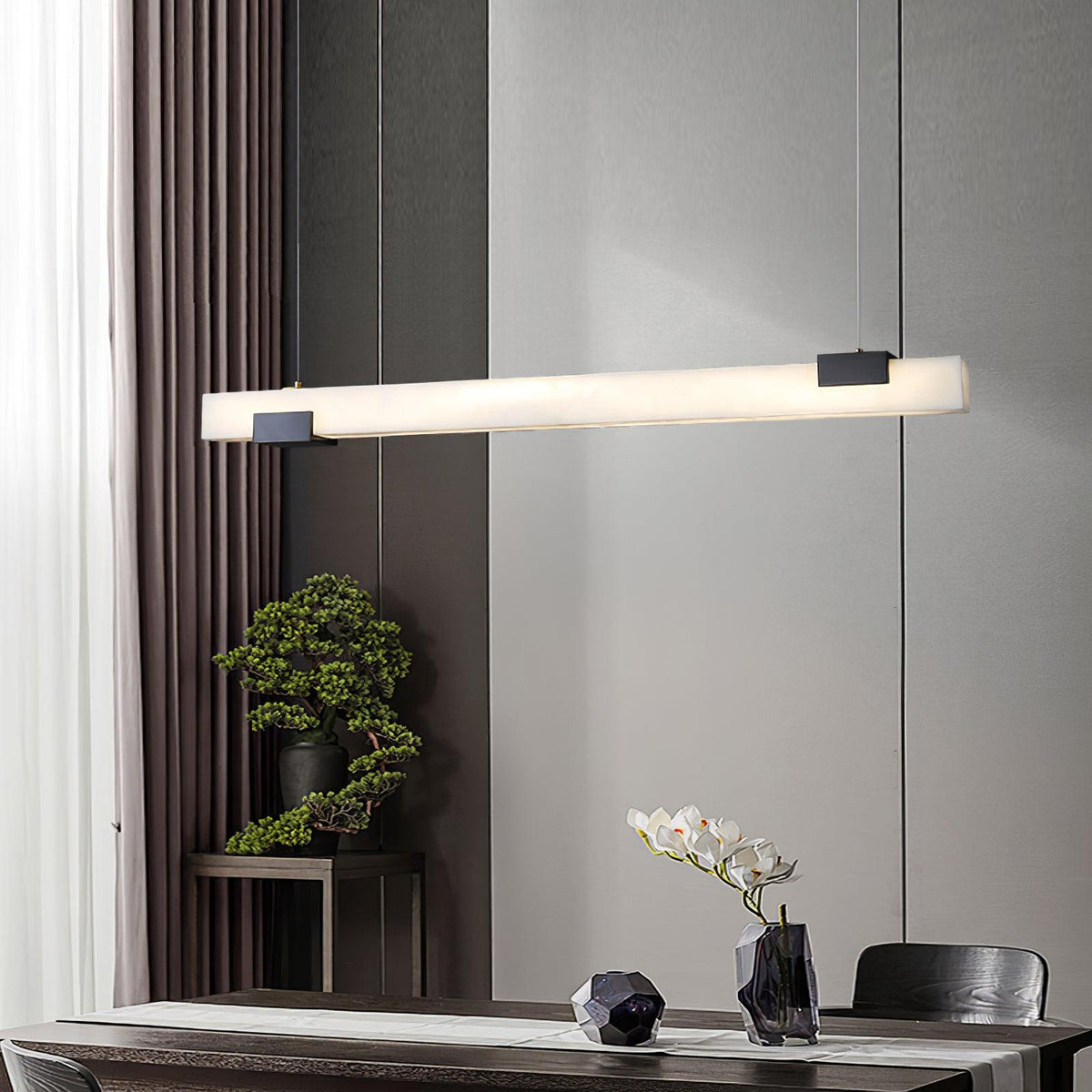 Suspension linéaire minimaliste en albâtre Kaelen — LED intégrée, finition en laiton poli, 100cm, 120cm