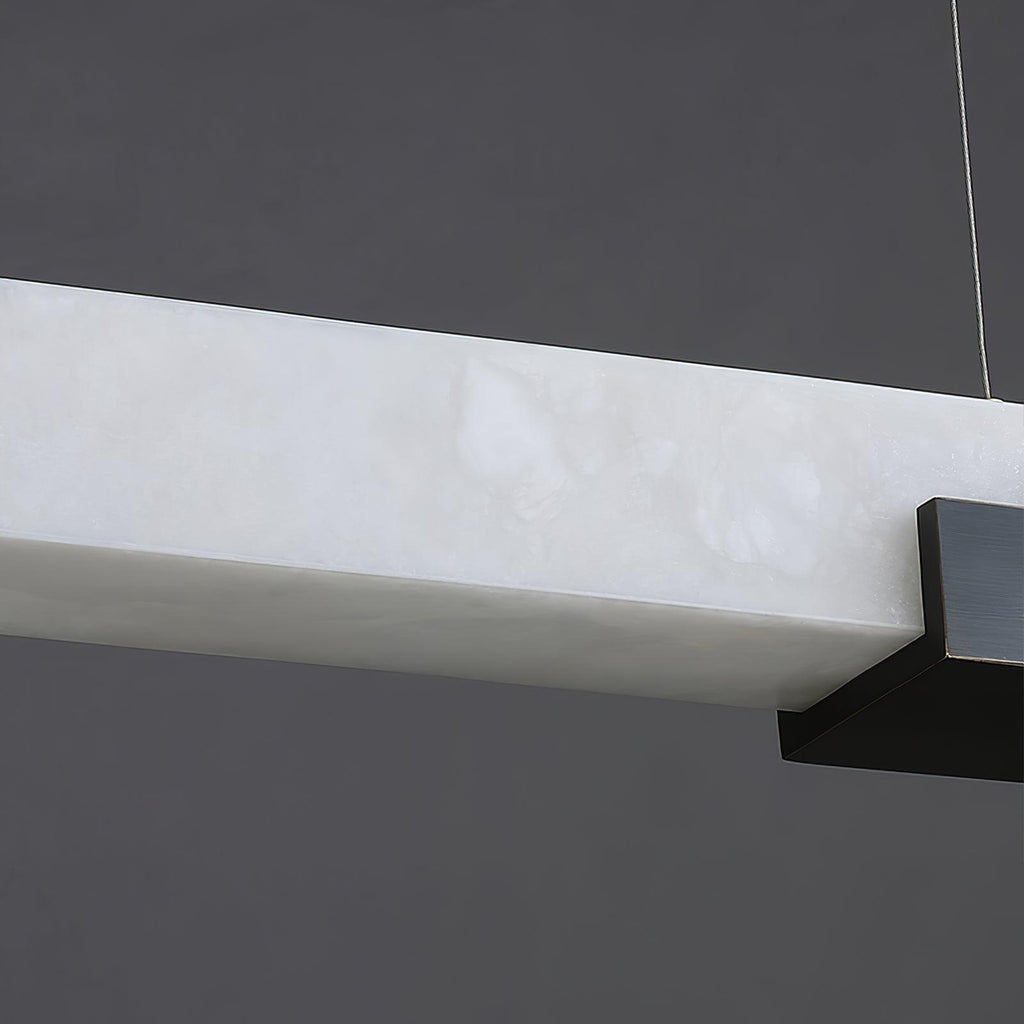 Suspension linéaire minimaliste en albâtre Kaelen — LED intégrée, finition en laiton poli, 100cm, 120cm