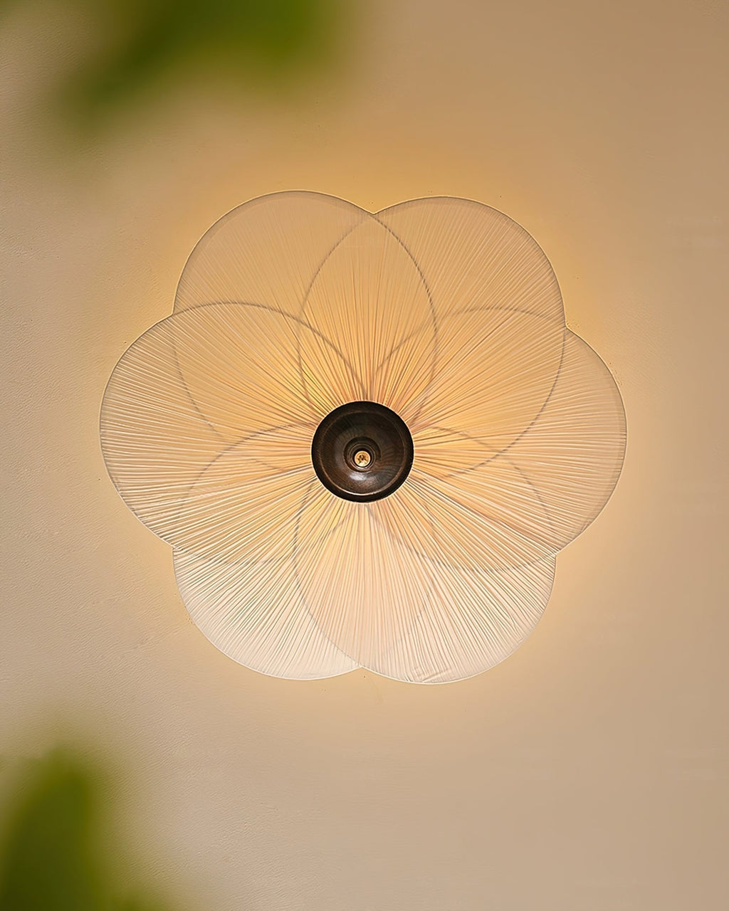 Plafonnier semi-encastré Evola à 3 lumières, en forme de pétales — doré, beige et noyer, diamètres de 50cm et 65cm