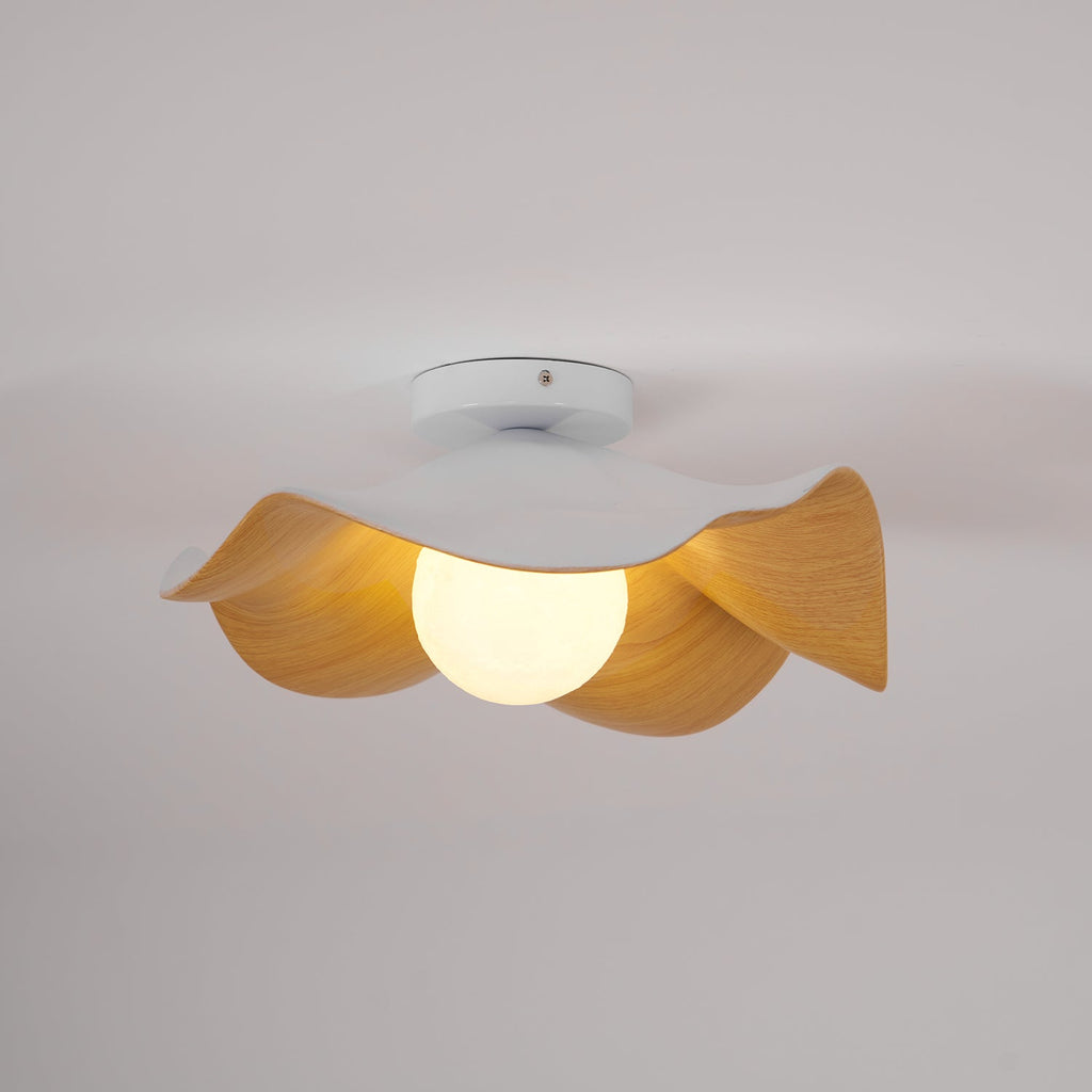 Lampada da soffitto Lanoe — finitura effetto venatura del legno, bianca e nera