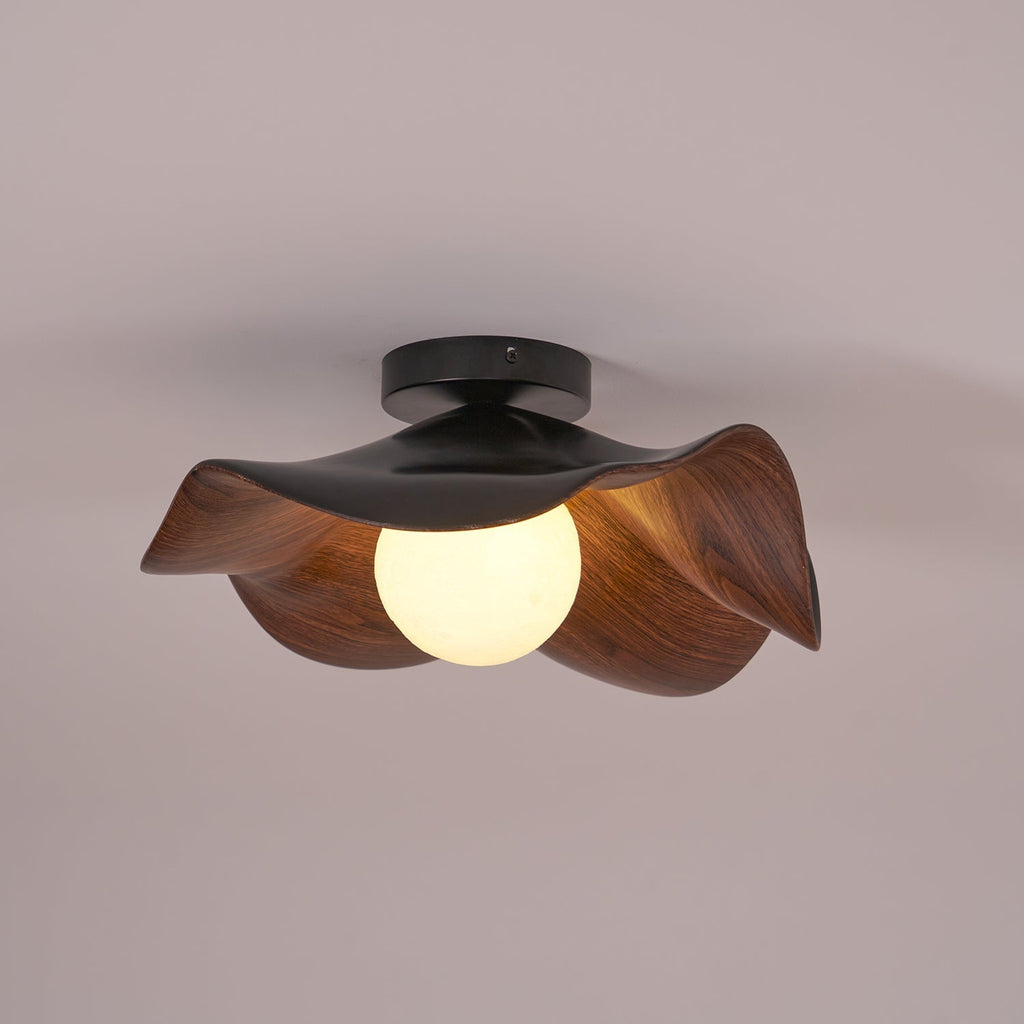 Lampada da soffitto Lanoe — finitura effetto venatura del legno, bianca e nera