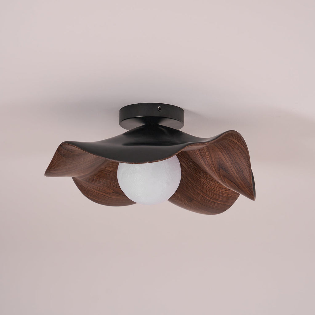Lampada da soffitto Lanoe — finitura effetto venatura del legno, bianca e nera
