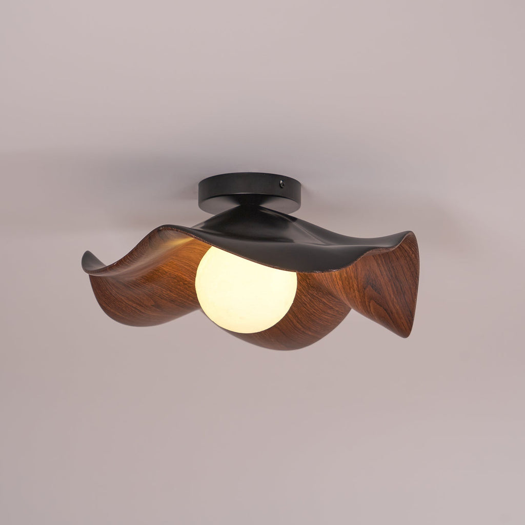 Lampada da soffitto Lanoe — finitura effetto venatura del legno, bianca e nera