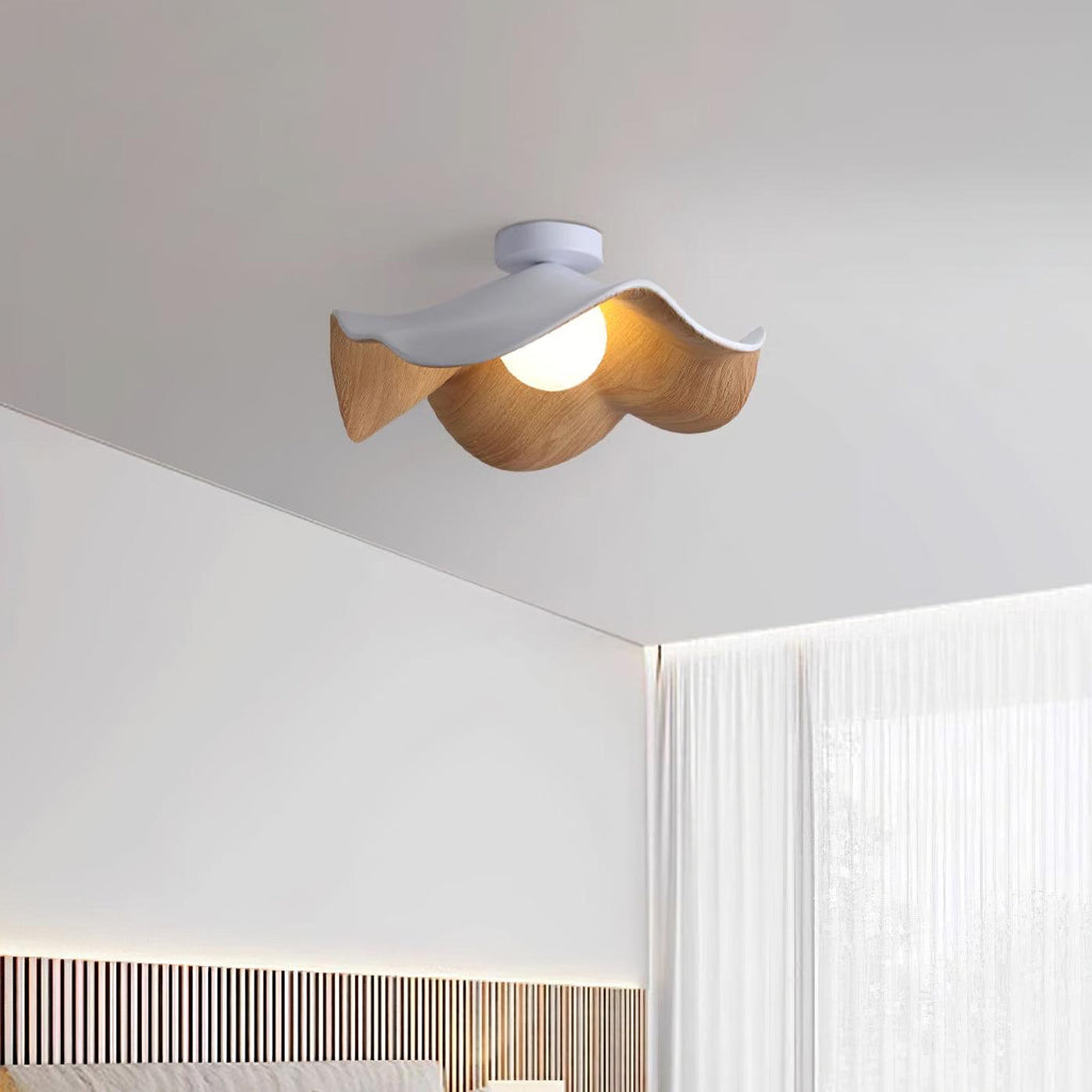 Lampada da soffitto Lanoe — finitura effetto venatura del legno, bianca e nera