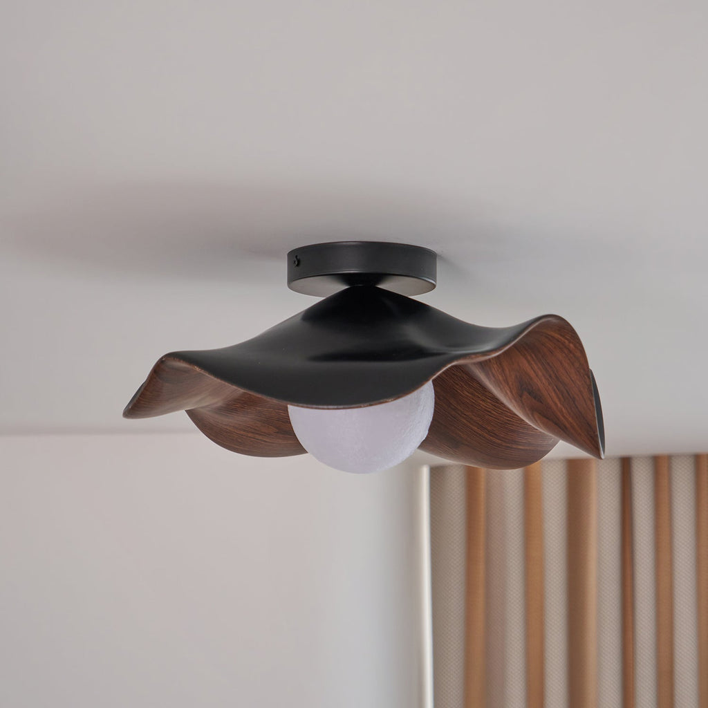 Lampada da soffitto Lanoe — finitura effetto venatura del legno, bianca e nera