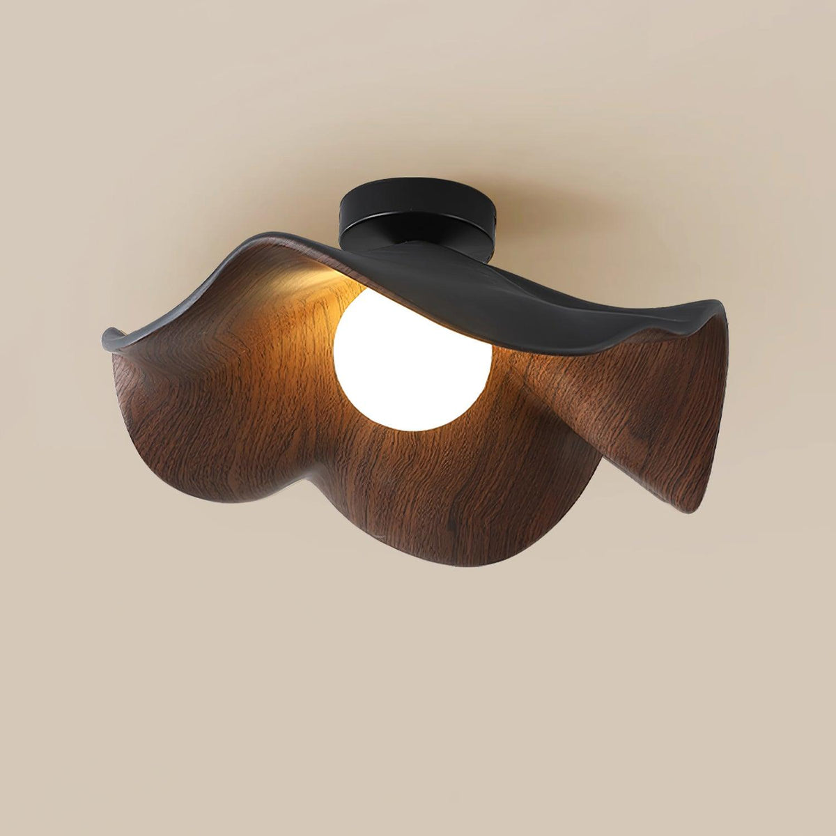 Lampada da soffitto Lanoe — finitura effetto venatura del legno, bianca e nera