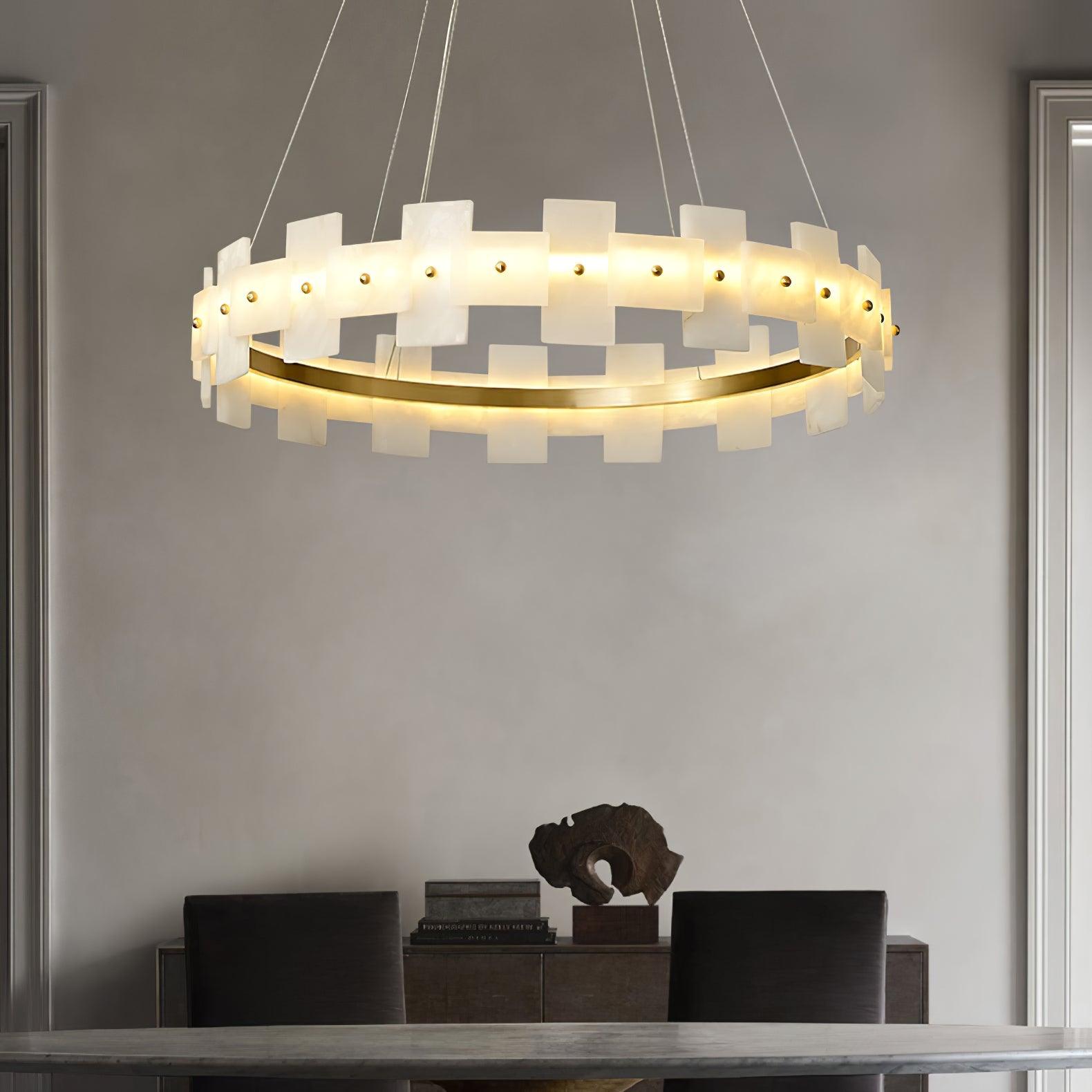 Alabasterfarget halolampe – integrert LED-ringbelysning
