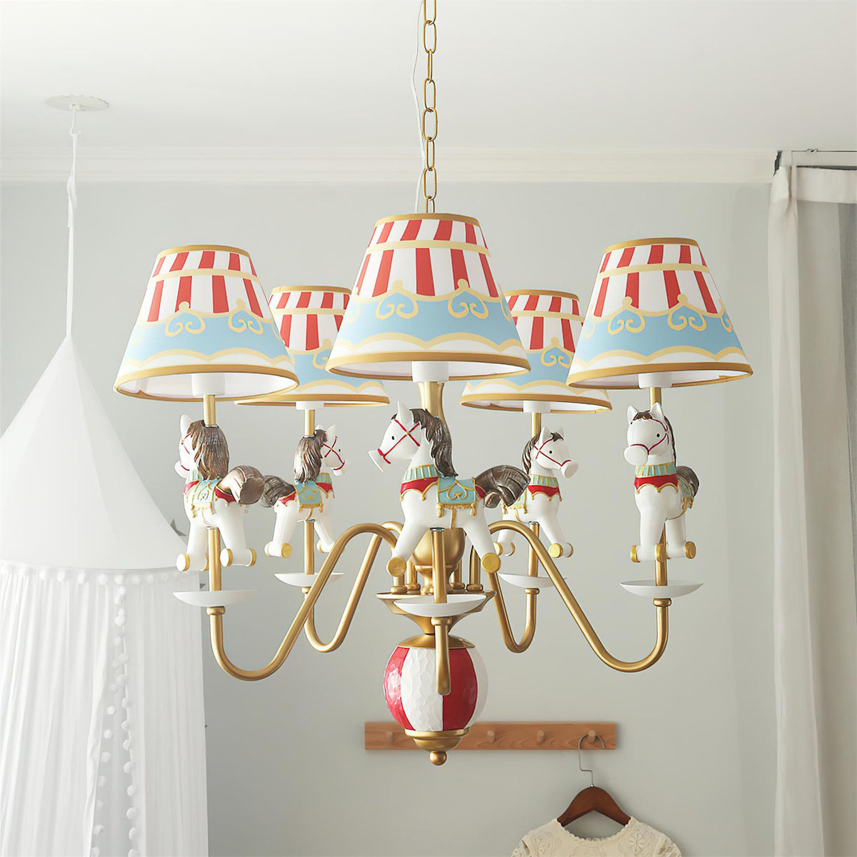 Lustre carrousel Delfio — Disposition à 5 ampoules, diamètre de 67cm, hauteur réglable