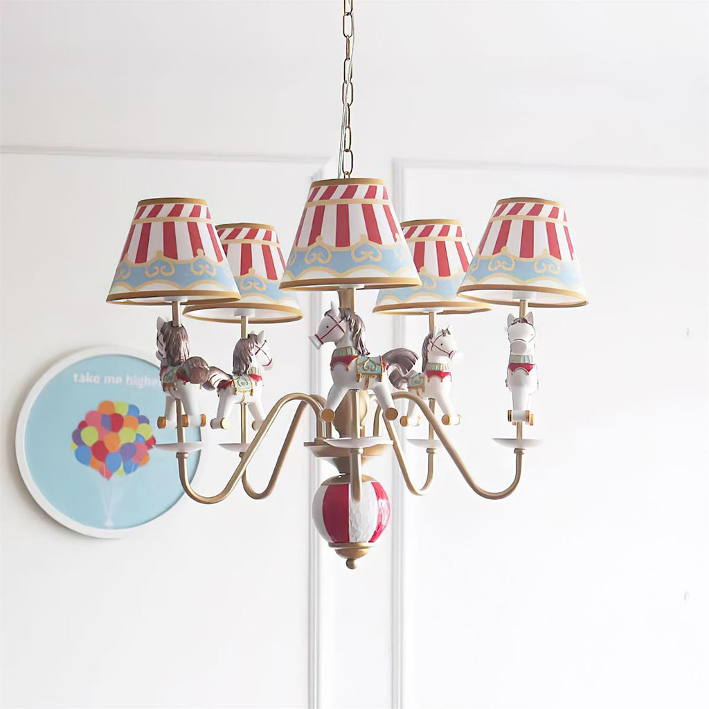 Lustre carrousel Delfio — Disposition à 5 ampoules, diamètre de 67cm, hauteur réglable
