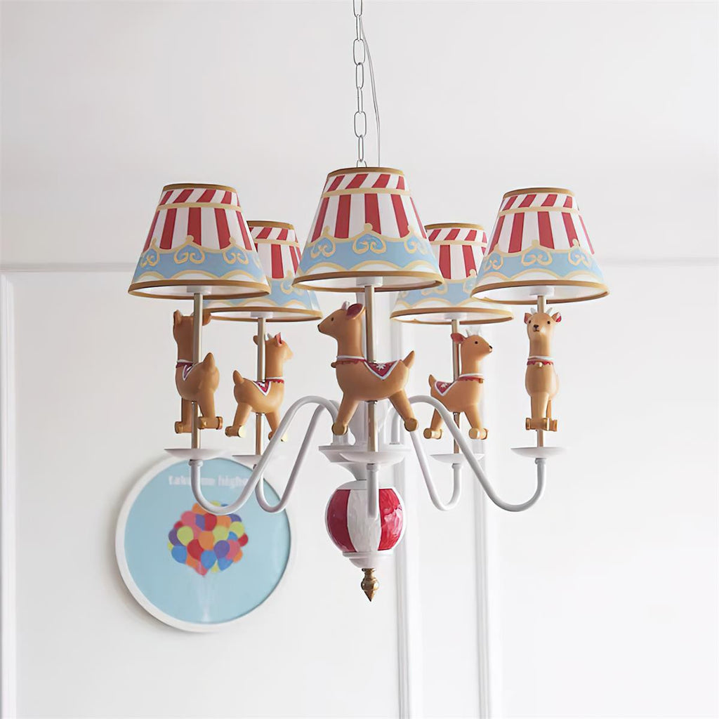 Lustre carrousel Delfio — Disposition à 5 ampoules, diamètre de 67cm, hauteur réglable