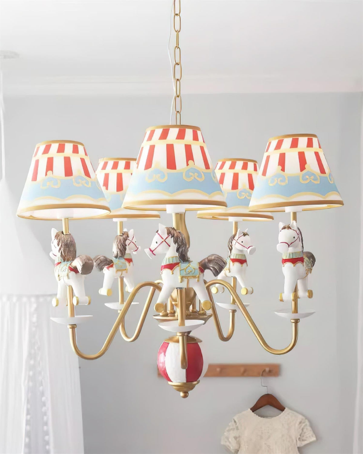 Lustre carrousel Delfio — Disposition à 5 ampoules, diamètre de 67cm, hauteur réglable