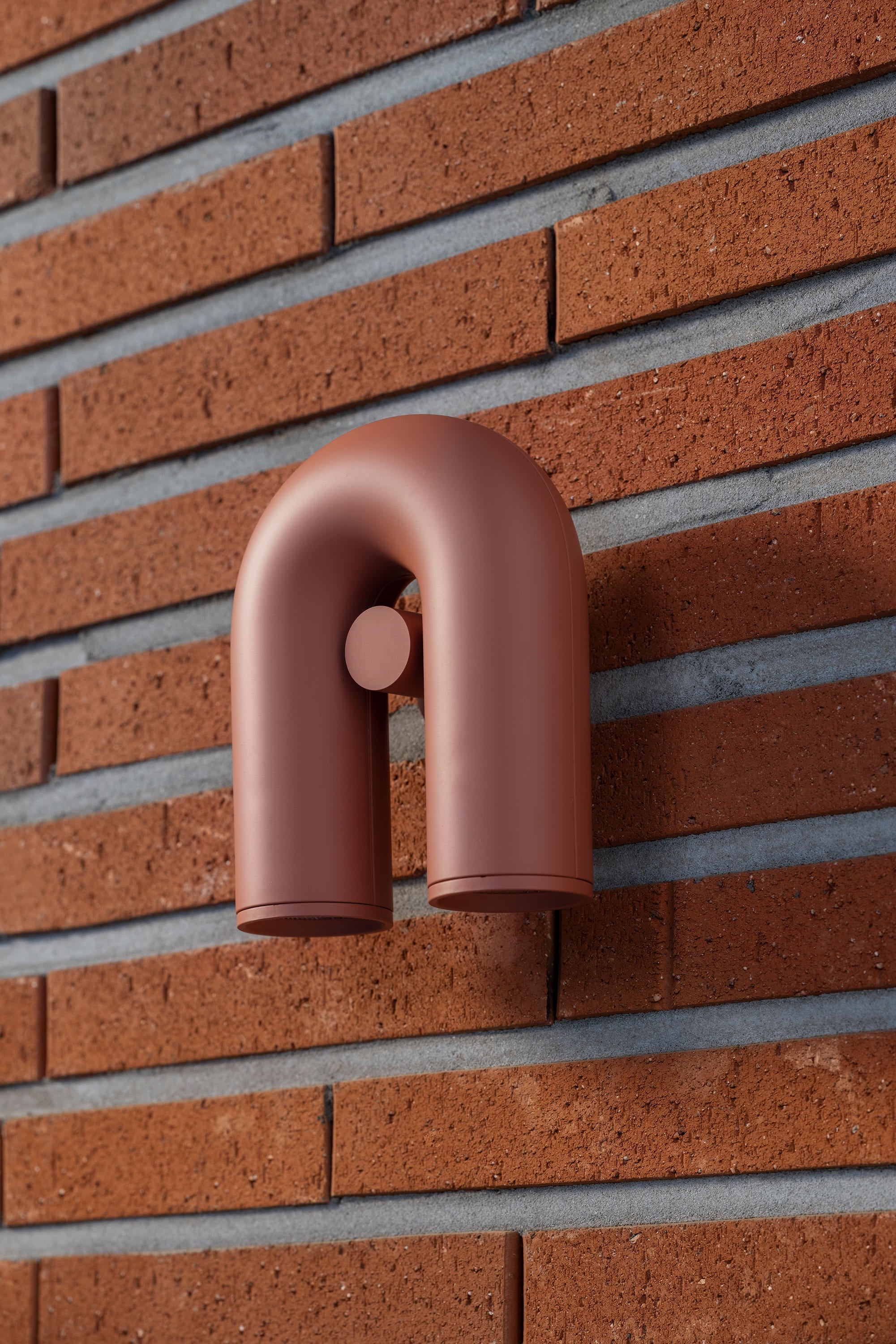 Cirkus Wall Lamp — Adjustable U-Shaped Module