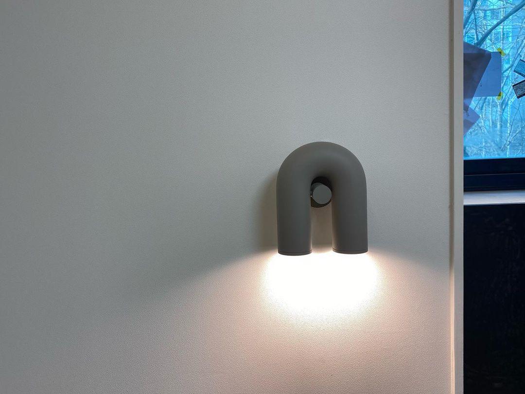 Cirkus Wall Lamp — Adjustable U-Shaped Module