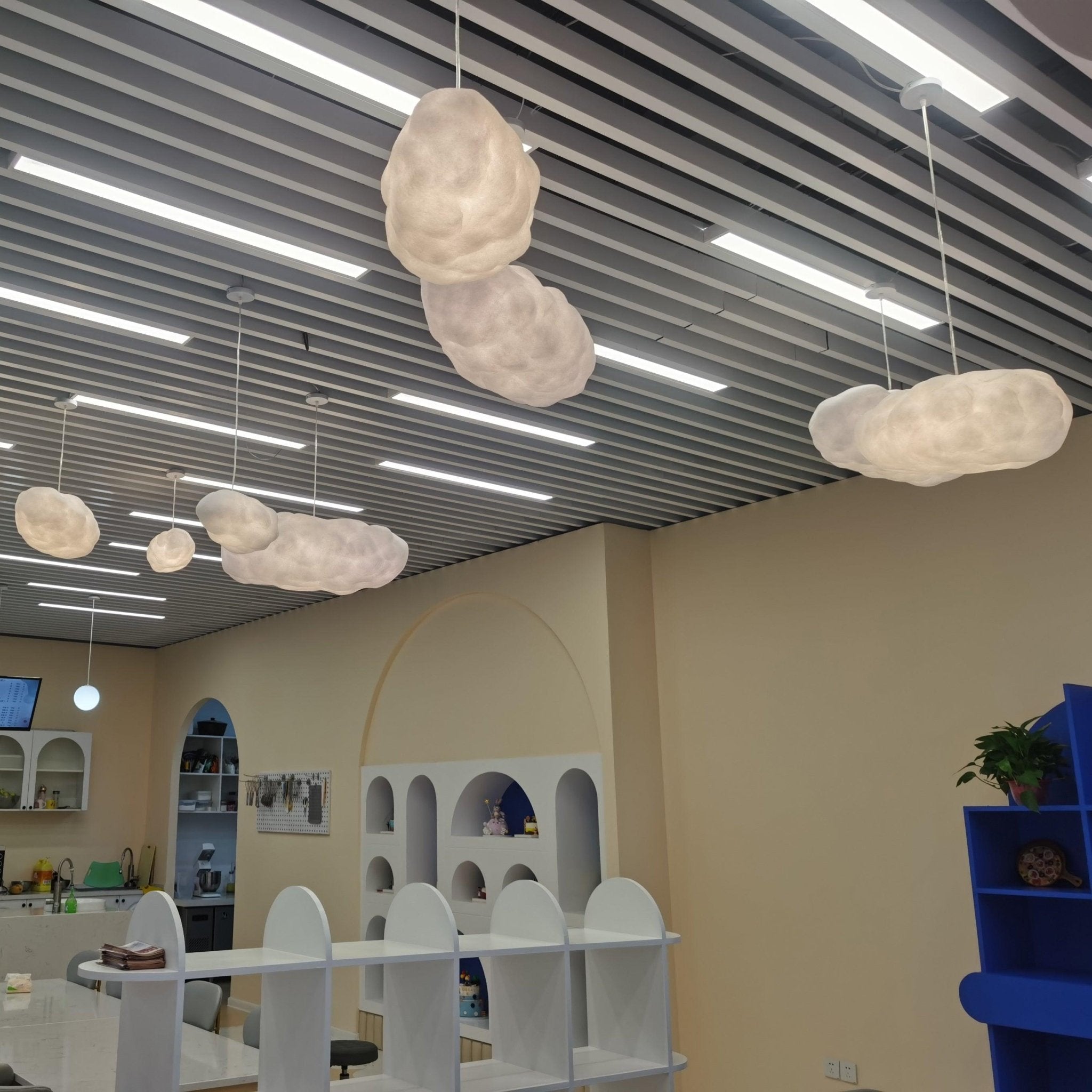 云朵吊灯 — 雕塑感造型悬挂式吸顶灯