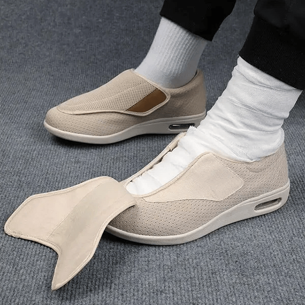 Cushioned Wide-Fit Shoes Designed for Sensitive and Swollen Feet