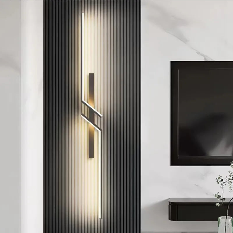 Modern LED Wall Sconce With Vertical Architectural Accent | Orntli
