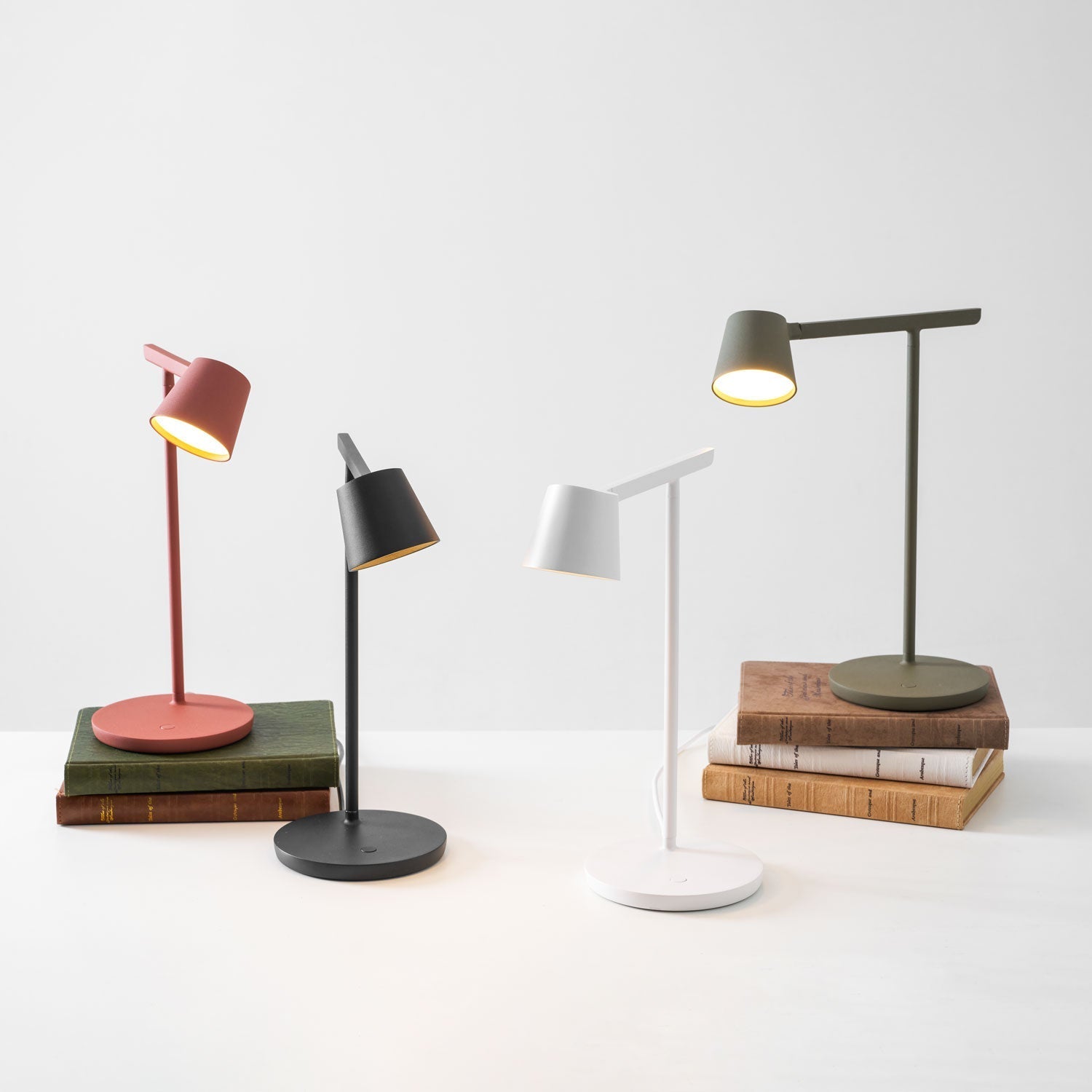 Kärnbordslampa — kompakt modern profil